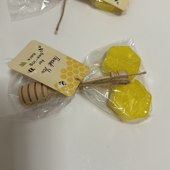 5 piece Thank you for Bee-in Here Party Favors Candly Holders and hand soaps New - Picture 9 of 12